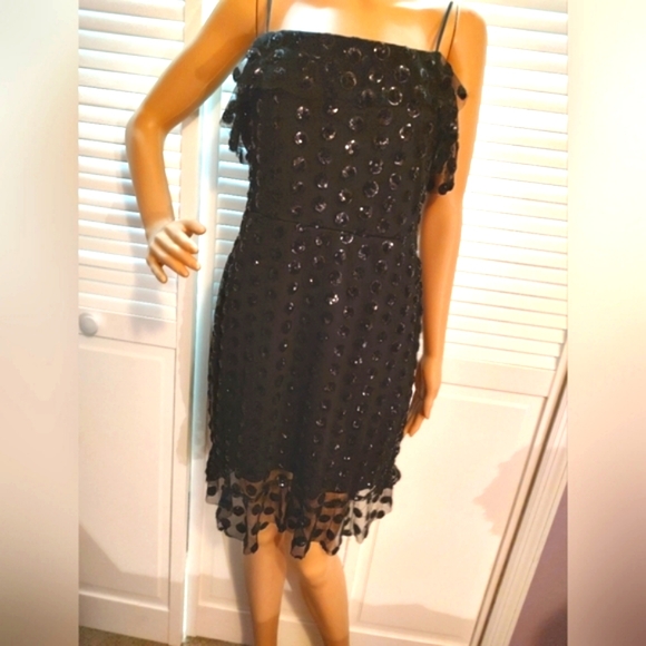 Black mesh and sequin ruffled dress - Picture 3 of 16